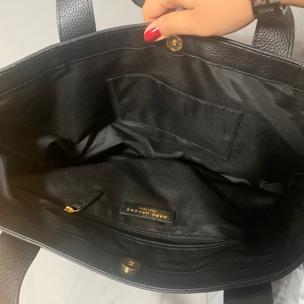 MARC JACOBS purse. 100% cow leather!! - Picture 5 of 11